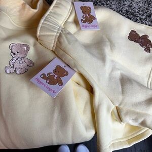 Happy Camp3r Banana Mockneck Sweatshirt & Camp3y Sienna Shorts NWT